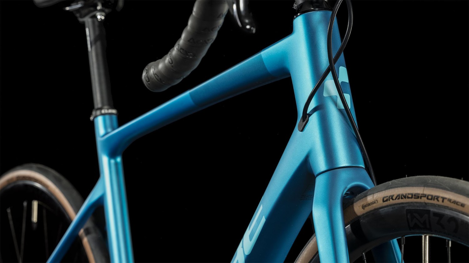 Buy the new Cube Attain GTC SLX 2024 Teal/Black Road Bike with free shipping Freeborn Bikes